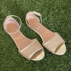 American Eagle girls gold sandals